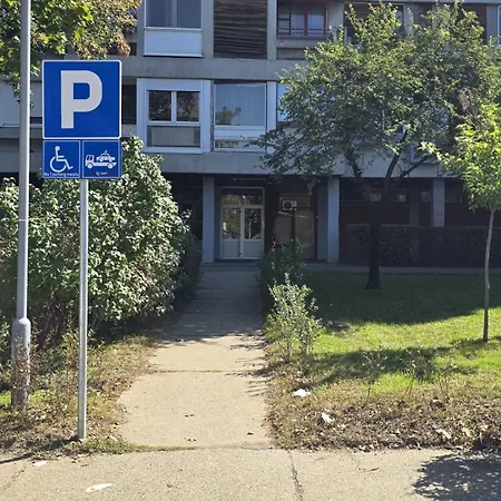 10 Apartment *